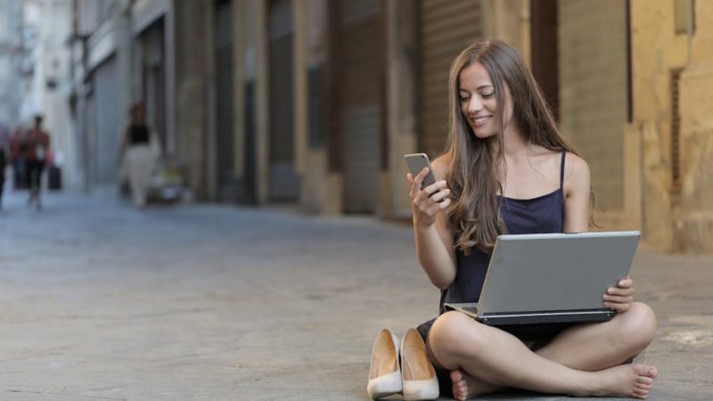 Музыкальная нейросеть Suno: как сочинить песню онлайн для блогеров с переводом интерфейса